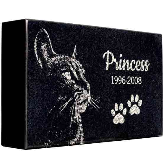 Are there different size options for the headstone?