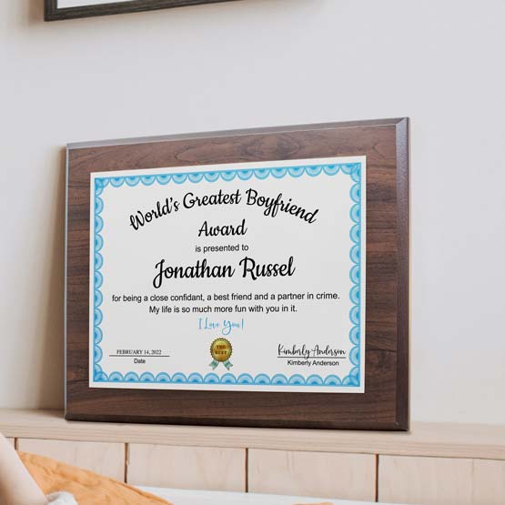 Custom Aluminum Plaque Award For World’s Greatest Boyfriend With Romantic Appreciation Message And Wood Board On Shelf