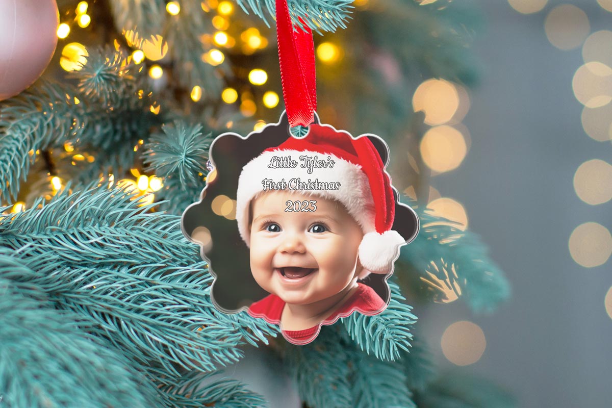 Full color acrylic snowflake Christmas ornament gift on tree.